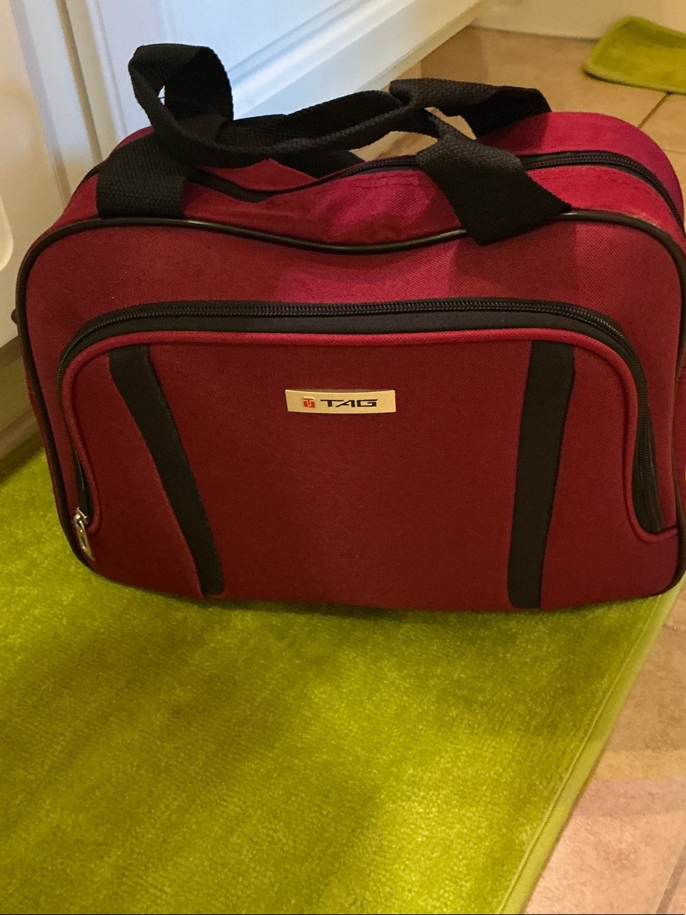 TAG Women’s Burgundy Travel Carry Bag